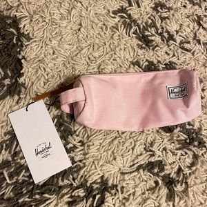 Herschel settlement case x-small in pink lady crosshatch